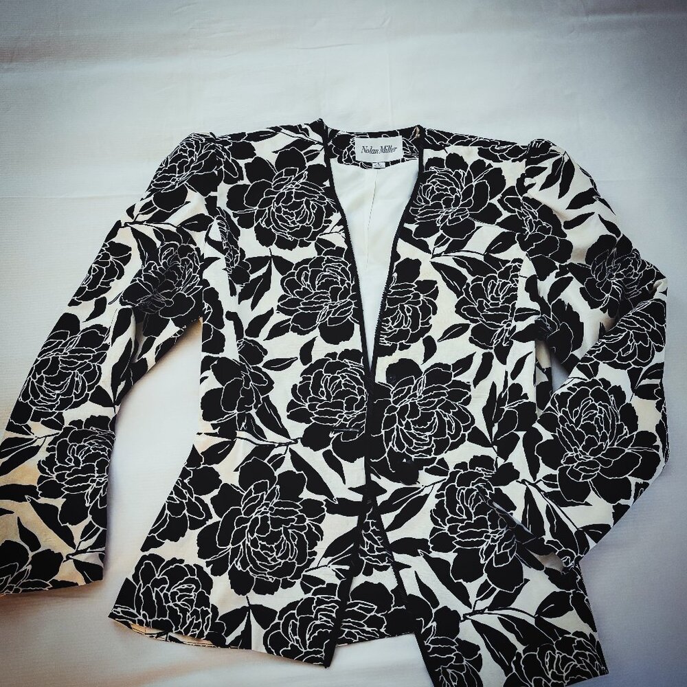 Vintage 1980s Nolan Miller 100% Silk Statement Jacket – size 6